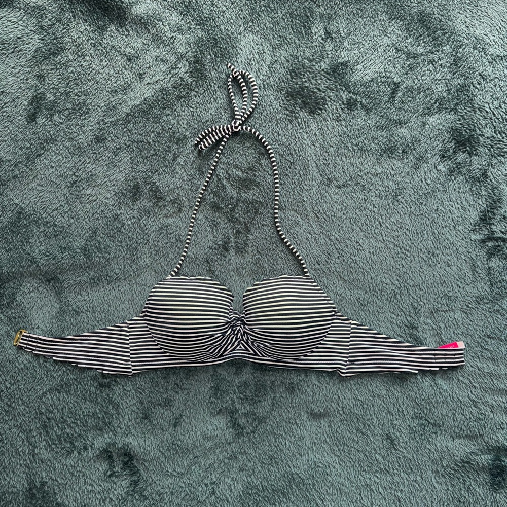Victoria's Secret Swim Top 32C